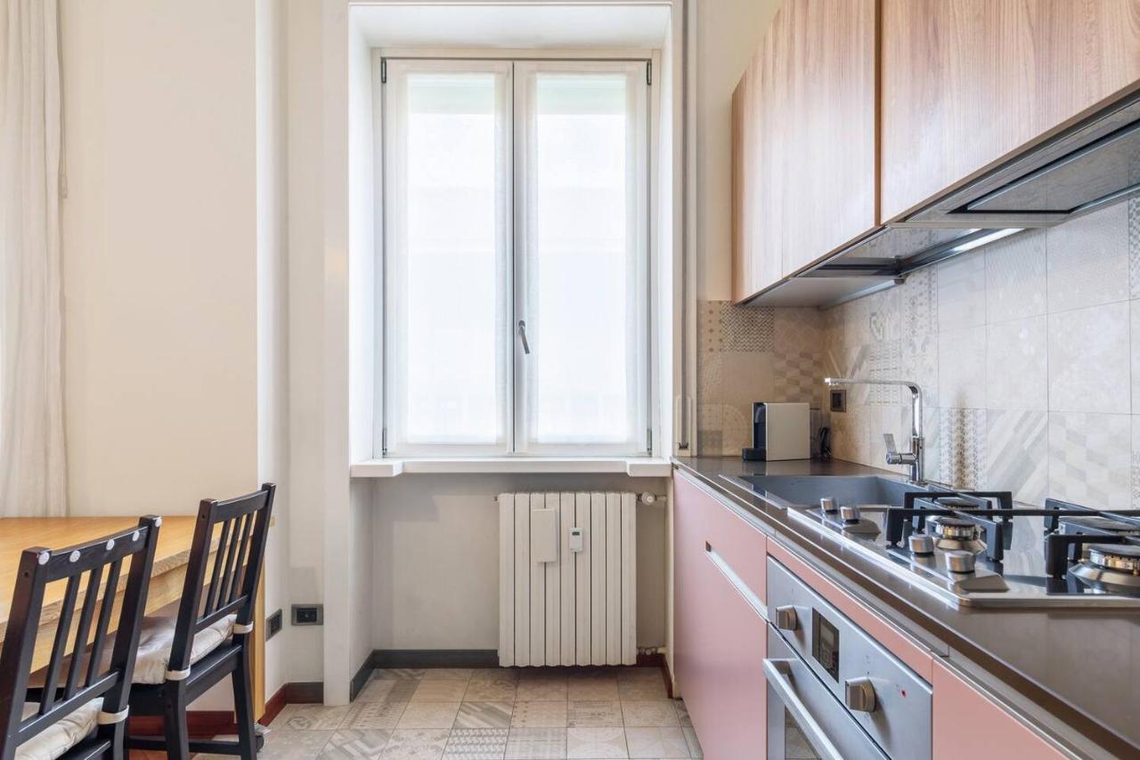 Colored And Spacious Flat Close To Navigli By Easylife Milánó Kültér fotó